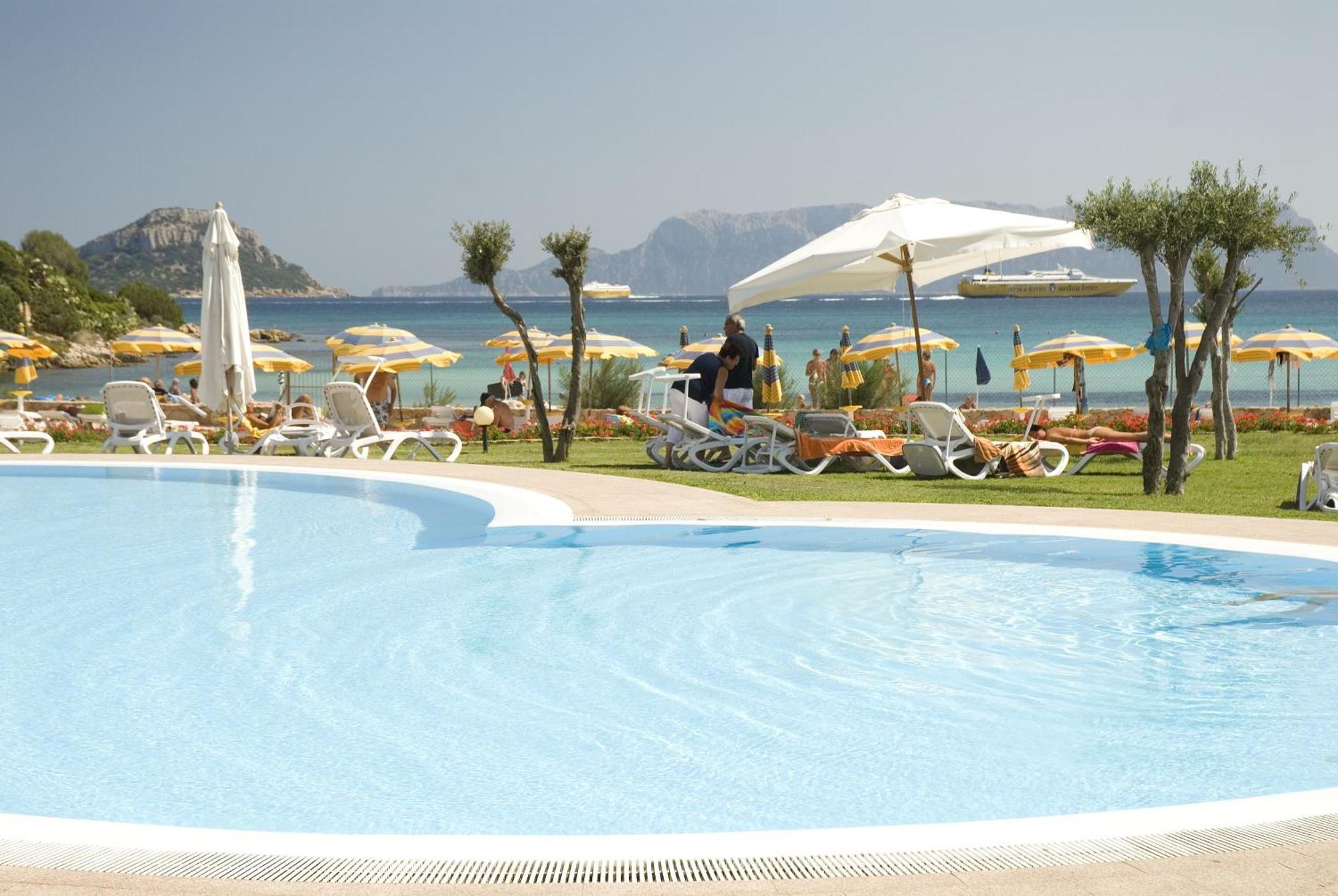 & Baia Caddinas Golfo Aranci